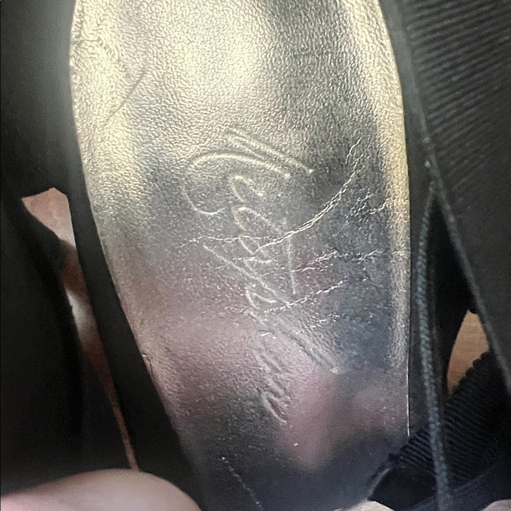 Elegant Black Satin Women's Heels - Picture 2 of 5